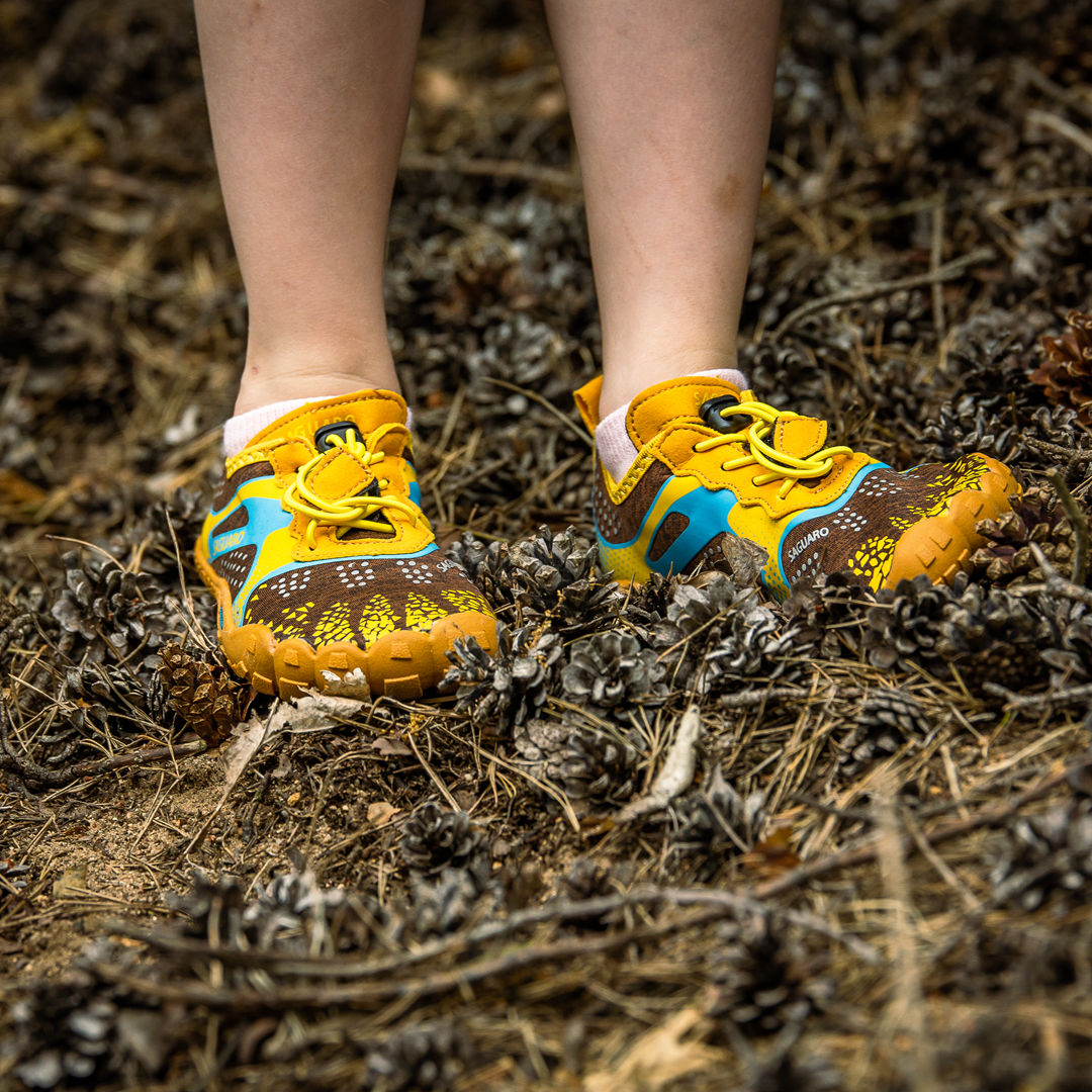 Lasst uns wie Kinder rennen Saguaro Barfußschuhe