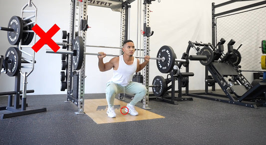 Die Ursache deiner Kniebeugen-Probleme: Könnten deine Schuhe sein